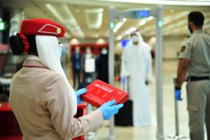 EMIRATES UÇUŞLARA SIKI ÖNLEMLERLE BAŞLADI