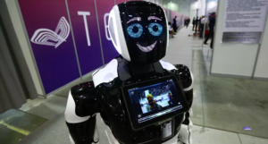 SABİHA GÖKÇEN’E 5 DİL KONUŞAN ROBOT (VİDEO)
