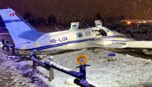 CESSNA PİSTTEN KARAYOLUNA ÇIKTI