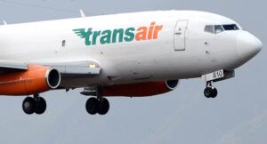 BOEİNG 737 OKYANUSA ACİL İNDİ
