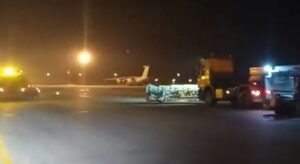 ERZURUM HAVALİMANI’NDA KARLA MÜCADELE (VİDEO)