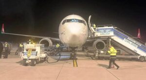 ONARIMDAN SONRA HATAY’A İLK UÇAK İNDİ