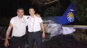 YANAN UÇAKTAN MUCİZE KURTULUŞ