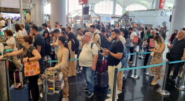 İGA’DA GÜNLÜK YOLCU REKORU KIRILDI