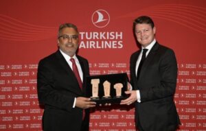 THY AVUSTRALYA’YA HIZ VERİYOR