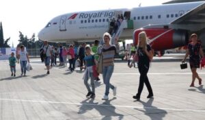 ANTALYA’DA UÇAK TRAFİĞİ REKORU