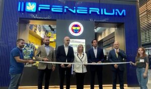 İGA’DA FENERİUM MAĞAZASI AÇILDI