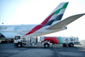 EMIRATES’TEN %100 SAF YAKITLA BİR İLK