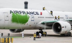 GREENPEACE ÜYELERİNE AĞIR CEZA