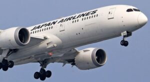 TÜRBÜLANSTA 4 KABİN MEMURU YARALANDI