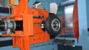 PETLAS UÇAK LASTİĞİNDE ÇIĞIR AÇTI