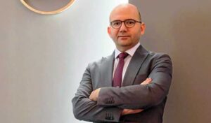 THY YÖNETİCİSİ BERKANT KOLCU’YA BÜYÜK ONUR