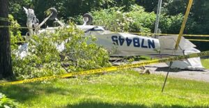 KAMPA DÜŞEN UÇAKTAN PİLOT SAĞ ÇIKTI