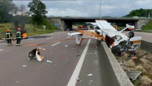 CESSNA OTOYOLA DÜŞTÜ: 3 ÖLÜ