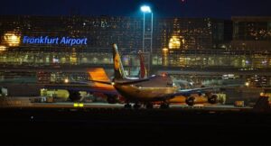 ELEKTRİKLERİ KESEN FARE HAVALİMANINI FELÇ ETTİ