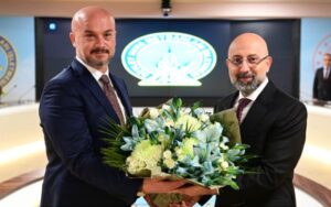 DHMİ’DE DEVİR TESLİM GERÇEKLEŞTİ