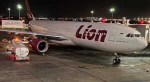 MEDİNE HAVALİMANI’NDA ŞOK ÖLÜM!