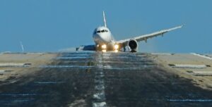 A321’DEN NEFES KESEN İNİŞ (VİDEO)