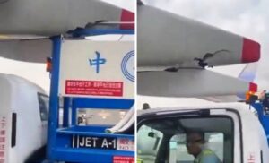 UÇAĞA YAKIT TANKERİ ÇARPTI (VİDEO)