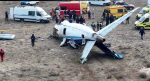AZERİ YOLCU UÇAĞI DÜŞTÜ: 42 ÖLÜ