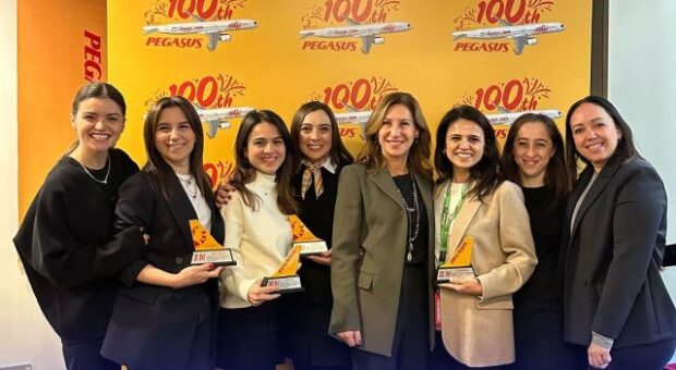 GÜLİZ ÖZTÜRK’TEN GENÇLERE ALTIN TAVSİYELER