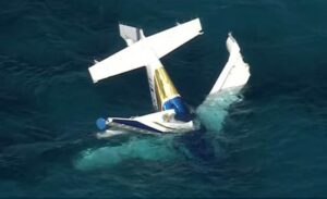 CESSNA DENİZE DÜŞTÜ: 3 ÖLÜ