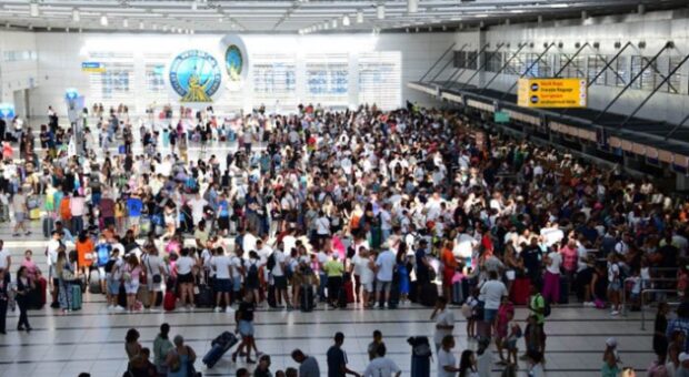 ANTALYA HAVALİMANI’NDA YOLCU REKORU