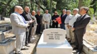 VECİHİ HÜRKUŞ KABRİ BAŞINDA ANILDI