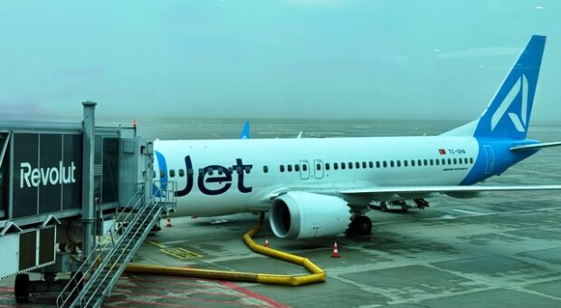 AJET HAYAT KURTARMAK İÇİN ACİL İNDİ