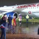 AJET UÇAĞI YOĞUN YAĞIŞTA TAKSİ’DEN ÇIKTI