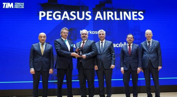 PEGASUS’A HİZMET İHRACATI ÖDÜLLERİ
