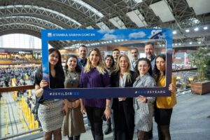 SABİHA GÖKÇEN 25’NCİ YILINI ÇALIŞANLARLA KUTLADI