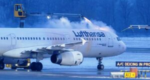 LUFTHANSA YOLCULARI UÇAKTA MAHSUR KALDI