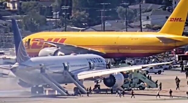 MOTOR ARIZASI ACİL İNDİRDİ (VİDEO)