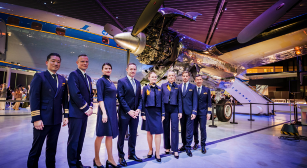 LUFHANSA YENİ ÜNİFORMASINI TANITTI