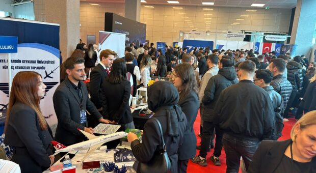 HAVACILIK EĞİTİM FUARINA YOĞUN İLGİ