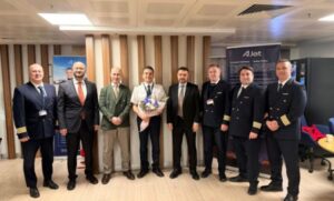 AJET PİLOTAJDA TARİHİ İLKE İMZA ATTI