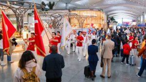 İSTANBUL HAVALİMANI’NDA 23 NİSAN COŞKUSU