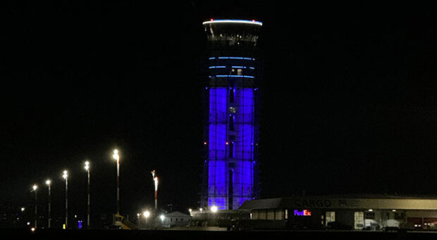 İSG KULE OTİZM İÇİN MAVİYE BOYANDI