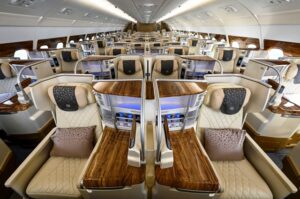 EMIRATES YENİLENEN İLK A380’LE UÇTU