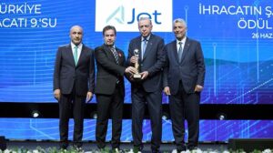AJET HİZMET SEKTÖRÜNDE İLK 10’A GİRDİ