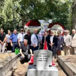 VECİHİ HÜRKUŞ KABRİ BAŞINDA ANILDI
