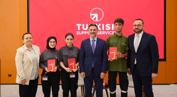 THY BAŞKANINDAN HİZMET EMEKTARLARINA ZİYARET