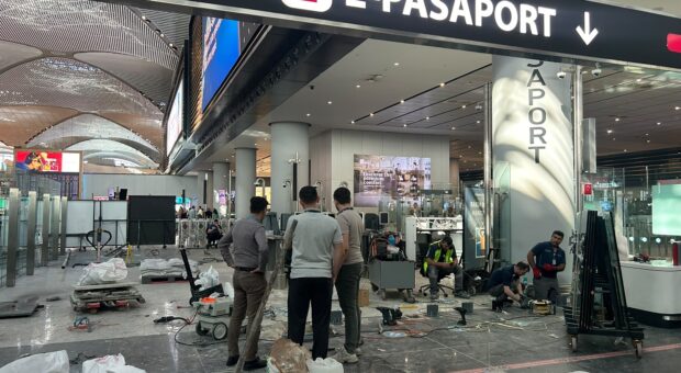 İGA DİJİTAL PASAPORT GEÇİŞ BANKOLARINI ARTIRIYOR